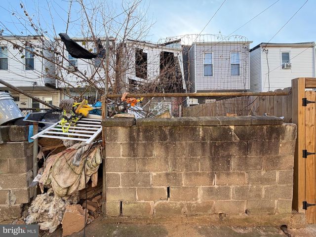 2612 E HOFFMAN ST, Baltimore, MD 21213