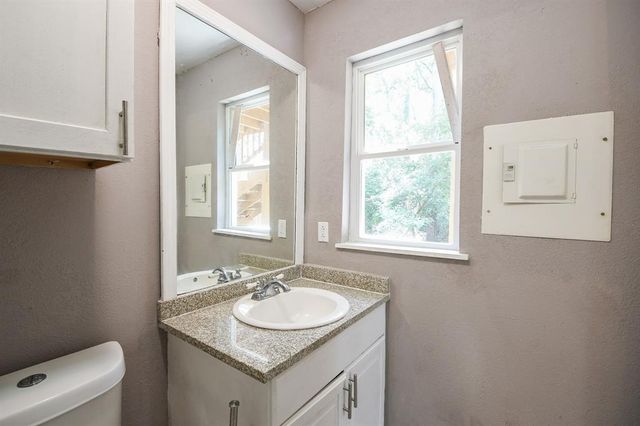 81 Oak Grove Lane, Conroe, TX 77304