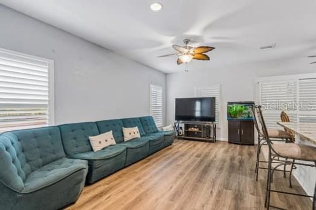 994 CELTIC CIRCLE, Tarpon Springs, FL 34689