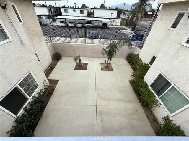 1525 E Lynwood Drive, San Bernardino, CA 92404