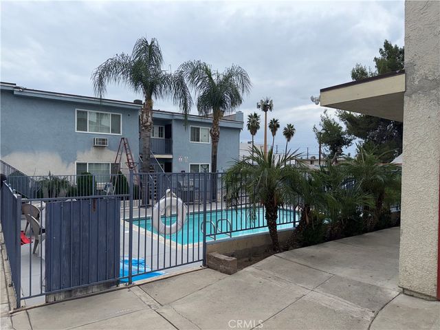 1525 E Lynwood Drive, San Bernardino, CA 92404