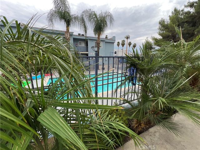 1525 E Lynwood Drive, San Bernardino, CA 92404