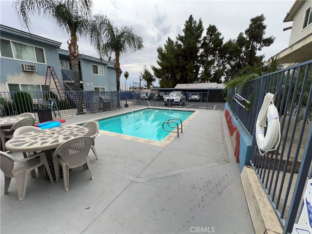 1525 E Lynwood Drive, San Bernardino, CA 92404