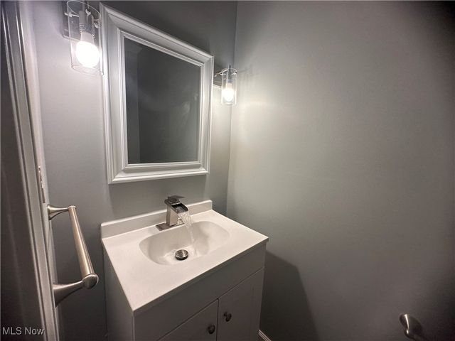 143 Elsie Drive, Cambridge, OH 43725