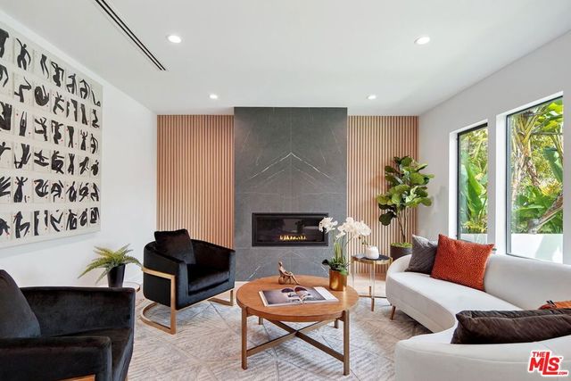 3621 Maplewood Avenue, Los Angeles, CA 90066