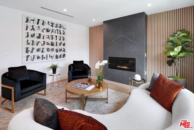 3621 Maplewood Avenue, Los Angeles, CA 90066