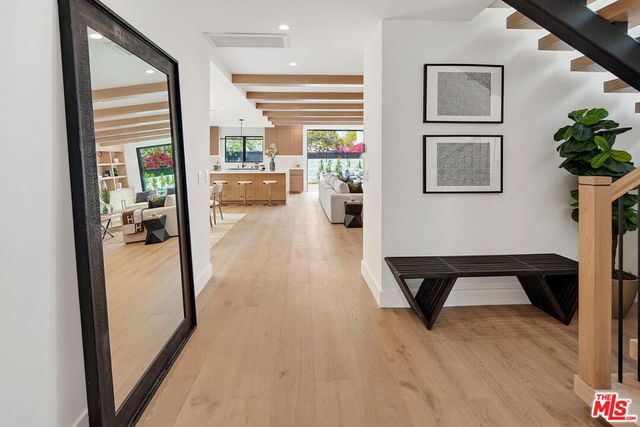 3621 Maplewood Avenue, Los Angeles, CA 90066