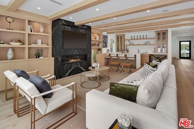 3621 Maplewood Avenue, Los Angeles, CA 90066