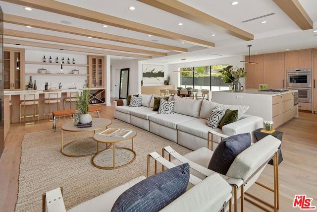 3621 Maplewood Avenue, Los Angeles, CA 90066
