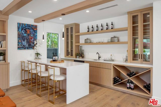 3621 Maplewood Avenue, Los Angeles, CA 90066