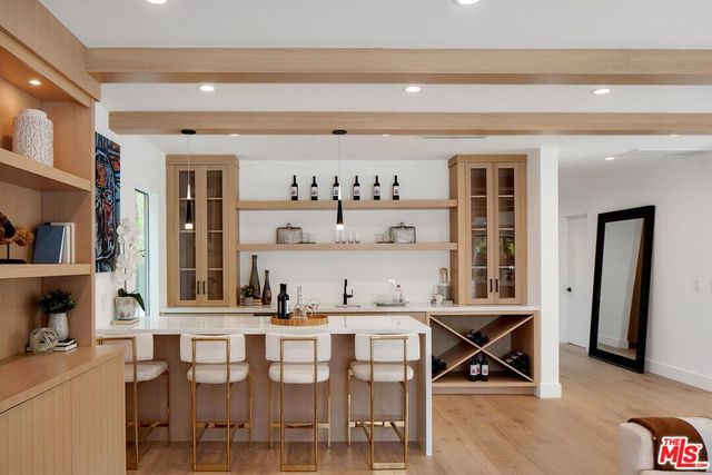 3621 Maplewood Avenue, Los Angeles, CA 90066