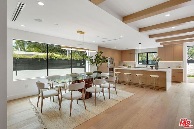 3621 Maplewood Avenue, Los Angeles, CA 90066