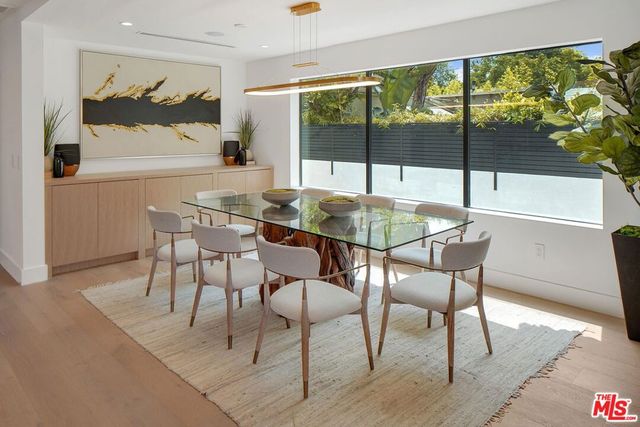 3621 Maplewood Avenue, Los Angeles, CA 90066