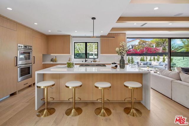 3621 Maplewood Avenue, Los Angeles, CA 90066