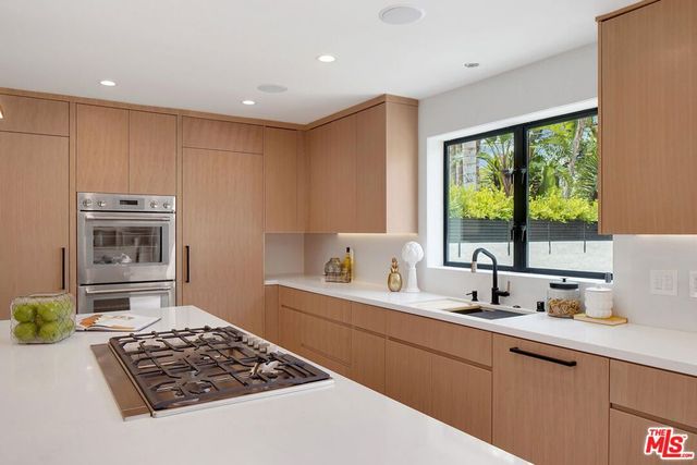 3621 Maplewood Avenue, Los Angeles, CA 90066