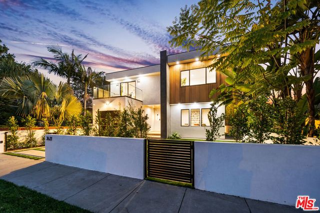 3621 Maplewood Avenue, Los Angeles, CA 90066