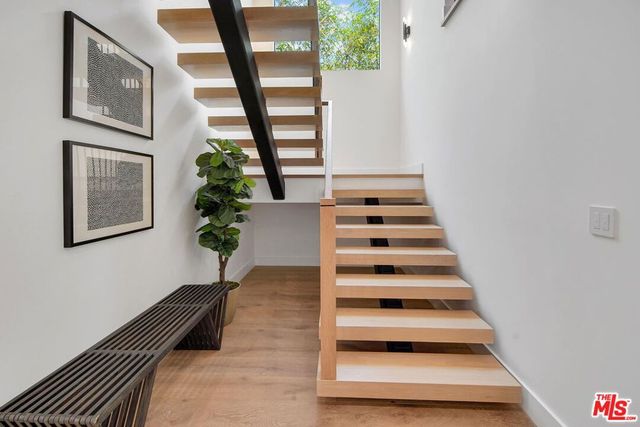 3621 Maplewood Avenue, Los Angeles, CA 90066