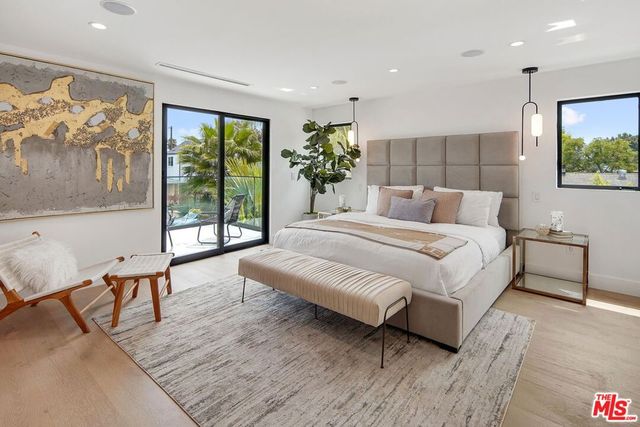 3621 Maplewood Avenue, Los Angeles, CA 90066