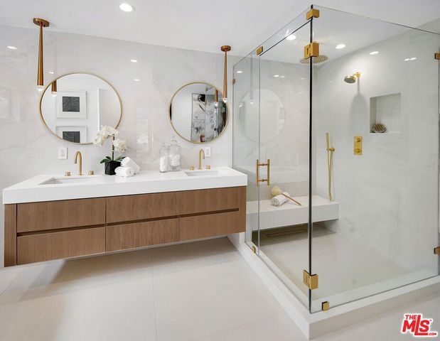 3621 Maplewood Avenue, Los Angeles, CA 90066