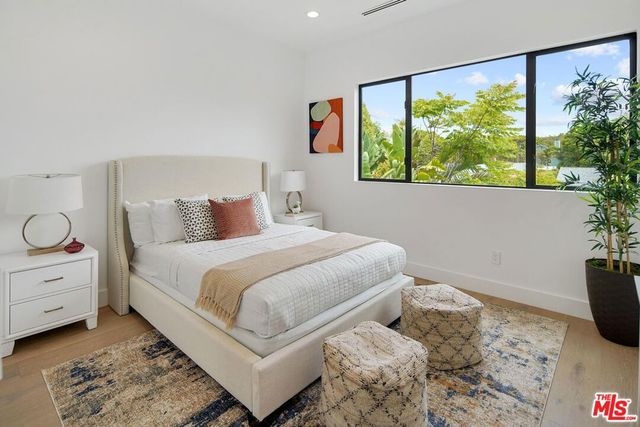 3621 Maplewood Avenue, Los Angeles, CA 90066