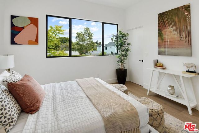 3621 Maplewood Avenue, Los Angeles, CA 90066