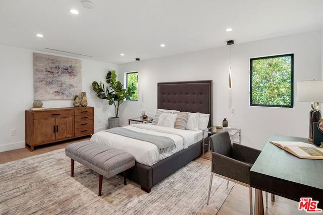 3621 Maplewood Avenue, Los Angeles, CA 90066