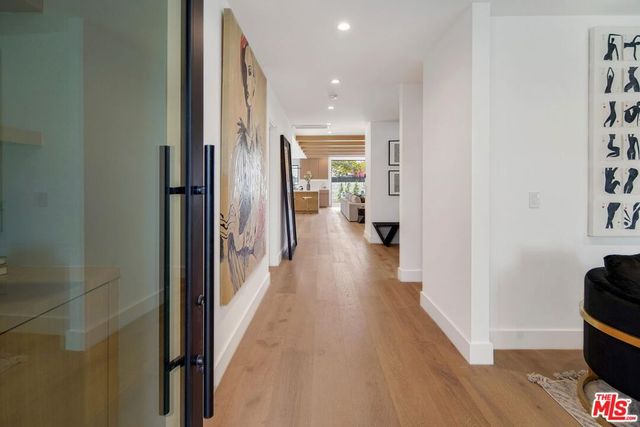 3621 Maplewood Avenue, Los Angeles, CA 90066
