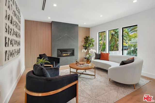 3621 Maplewood Avenue, Los Angeles, CA 90066