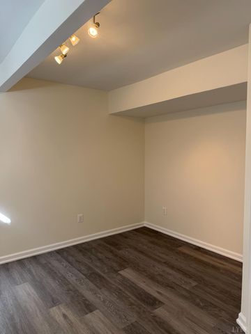 1059 W Broad Street, Danville, VA 24541