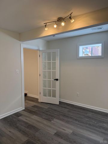 1059 W Broad Street, Danville, VA 24541