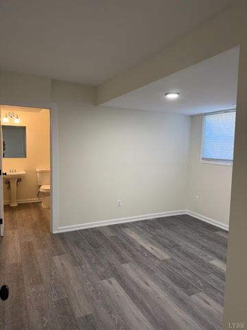 1059 W Broad Street, Danville, VA 24541