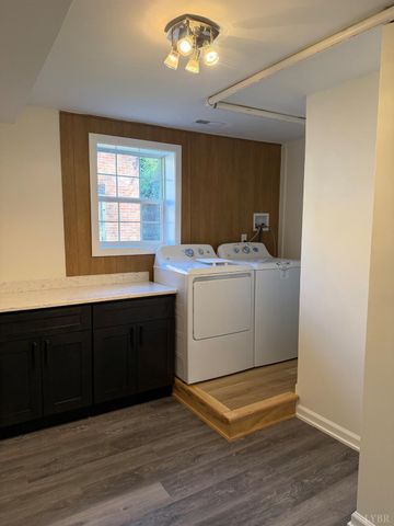 1059 W Broad Street, Danville, VA 24541