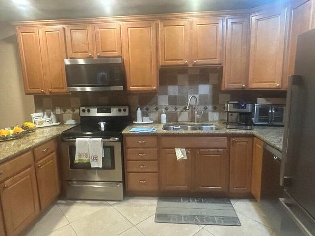 8362 NW 23rd Manor, Coral Springs, FL 33065