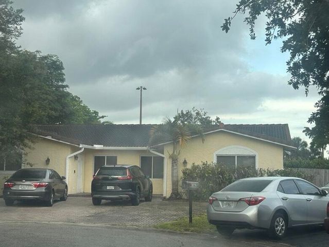 8362 NW 23rd Manor, Coral Springs, FL 33065