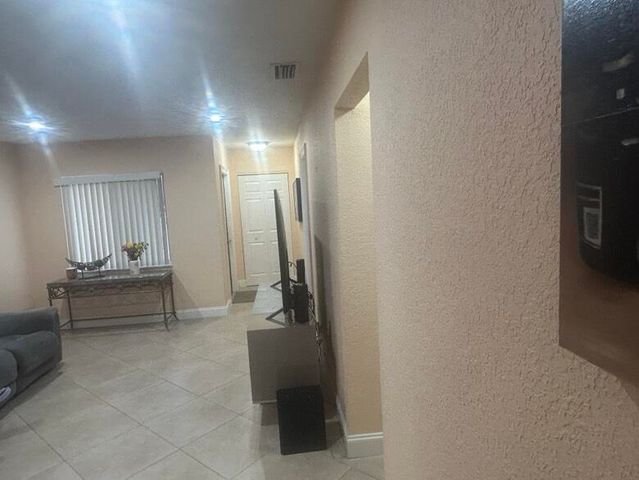 8362 NW 23rd Manor, Coral Springs, FL 33065