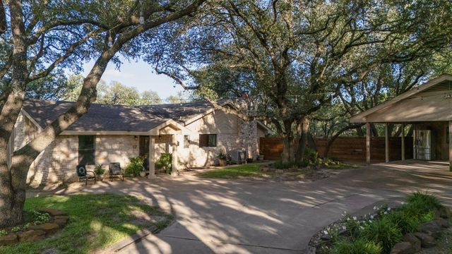 17 Country DR, Round Rock, TX 78664