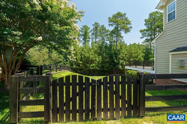 716 BEAR ISLAND PKWY, Zion Crossroads, VA 22942