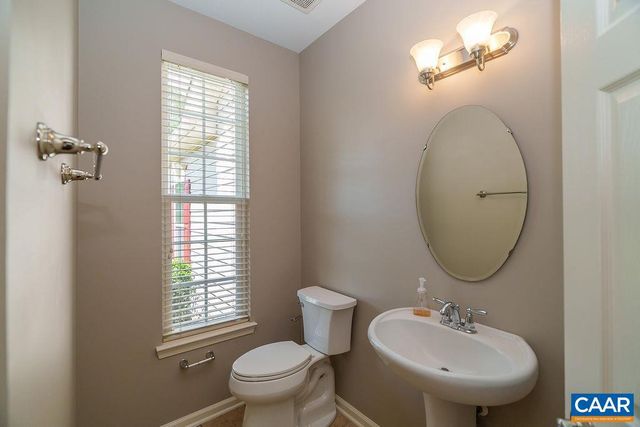 716 BEAR ISLAND PKWY, Zion Crossroads, VA 22942