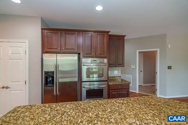716 BEAR ISLAND PKWY, Zion Crossroads, VA 22942