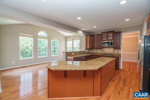 716 BEAR ISLAND PKWY, Zion Crossroads, VA 22942