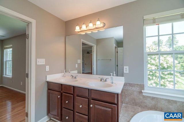 716 BEAR ISLAND PKWY, Zion Crossroads, VA 22942