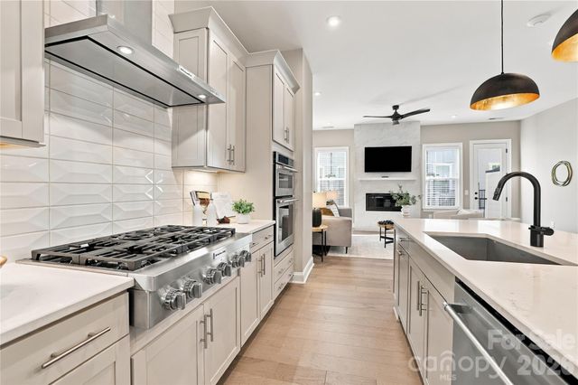 5026 Harrowsmith Lane, Charlotte, NC 28204