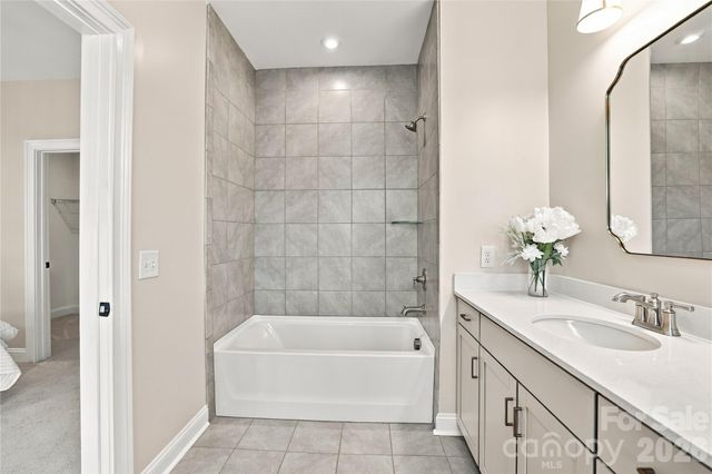 5026 Harrowsmith Lane, Charlotte, NC 28204