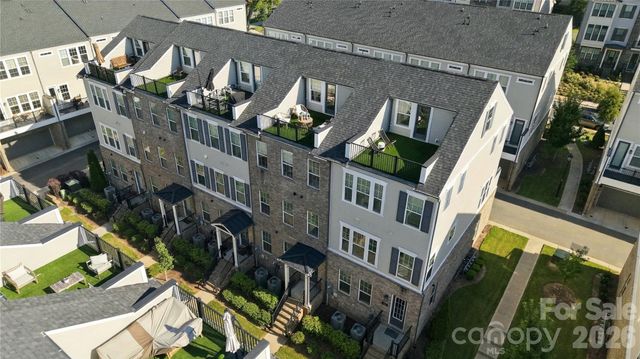 5026 Harrowsmith Lane, Charlotte, NC 28204