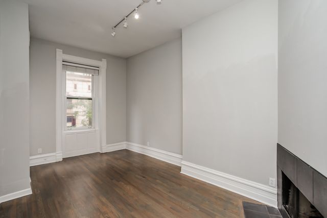 46 E Chicago Avenue 2W, Chicago, IL 60611