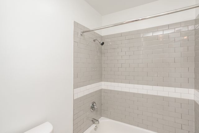 46 E Chicago Avenue 2W, Chicago, IL 60611