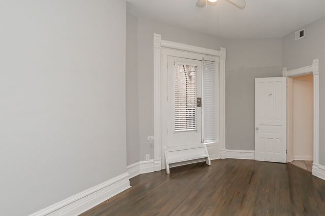 46 E Chicago Avenue 2W, Chicago, IL 60611