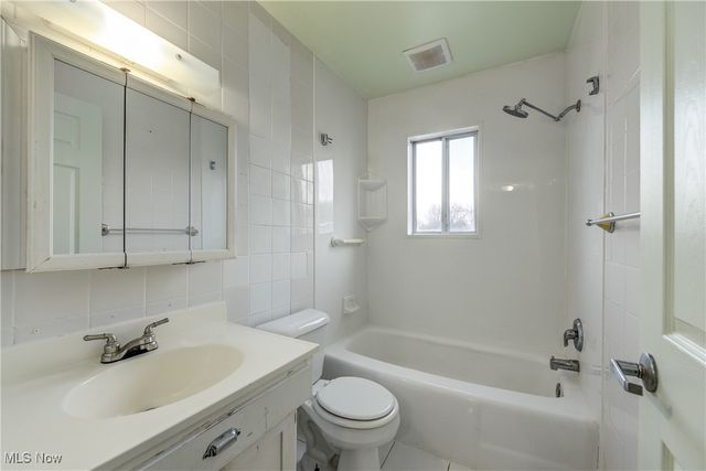 5200 Royalton Road 12A, North Royalton, OH 44133