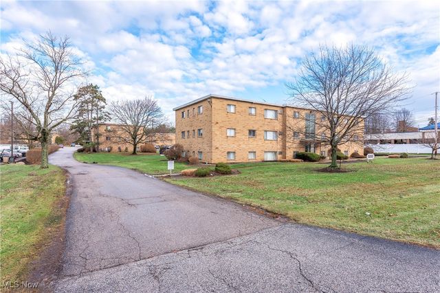 5200 Royalton Road 12A, North Royalton, OH 44133