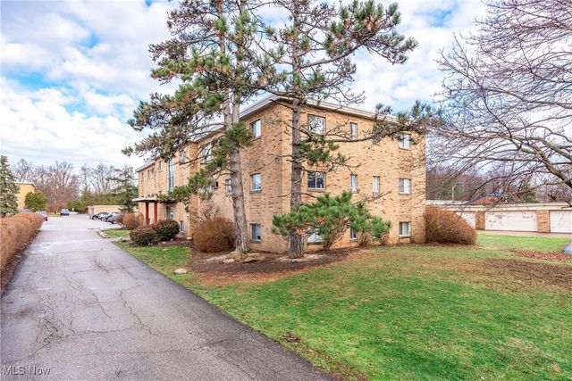 5200 Royalton Road 12A, North Royalton, OH 44133